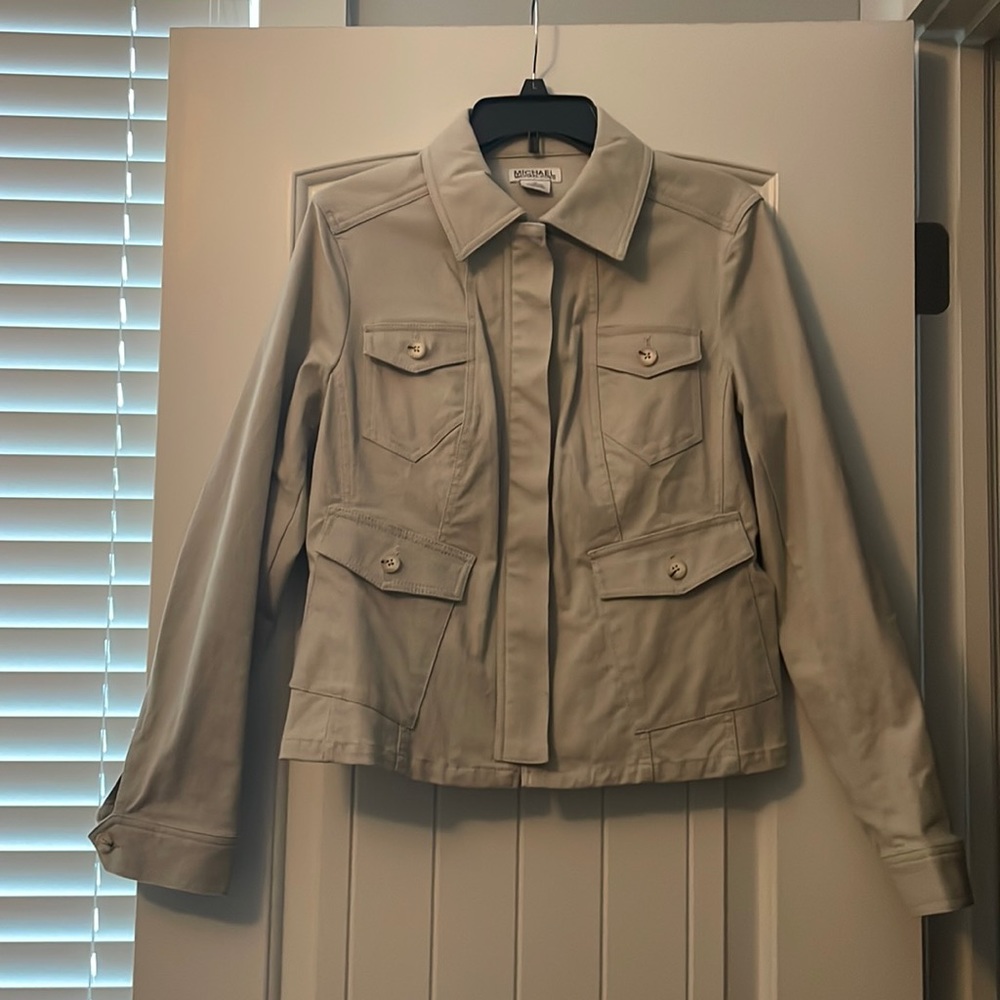 Michael Kors tan full zip up jacket with 4 front button close pockets size 10